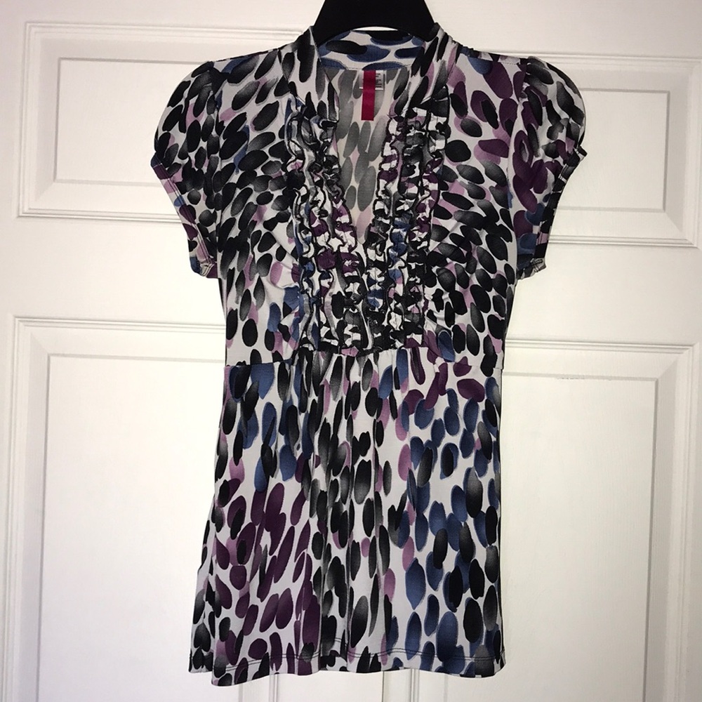 Ruffle V cut blouse